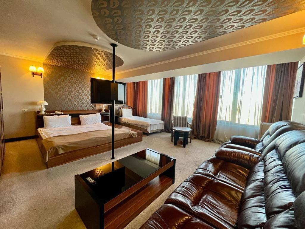 Elegant Hostel Єреван Екстер'єр фото