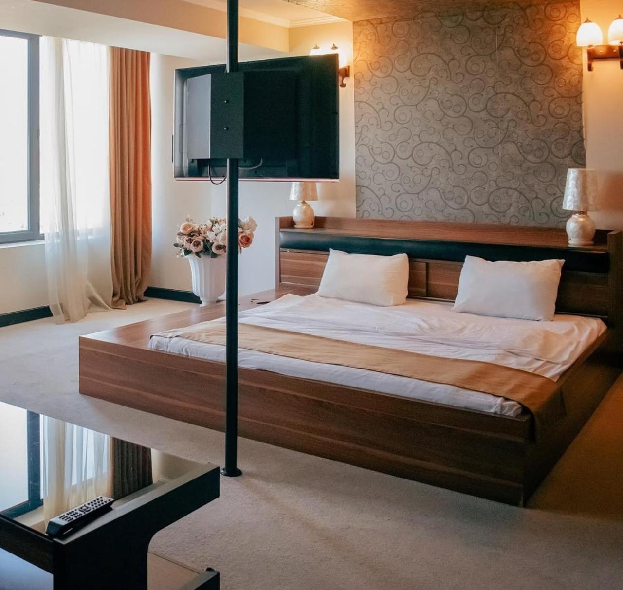 Elegant Hostel Єреван Екстер'єр фото