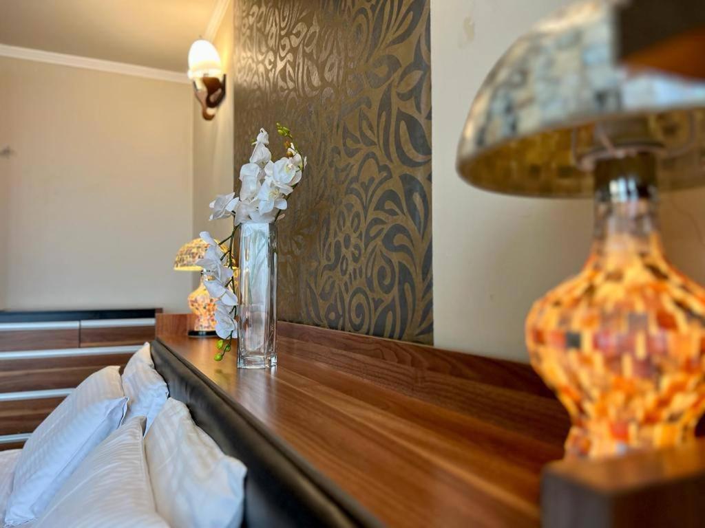 Elegant Hostel Єреван Екстер'єр фото
