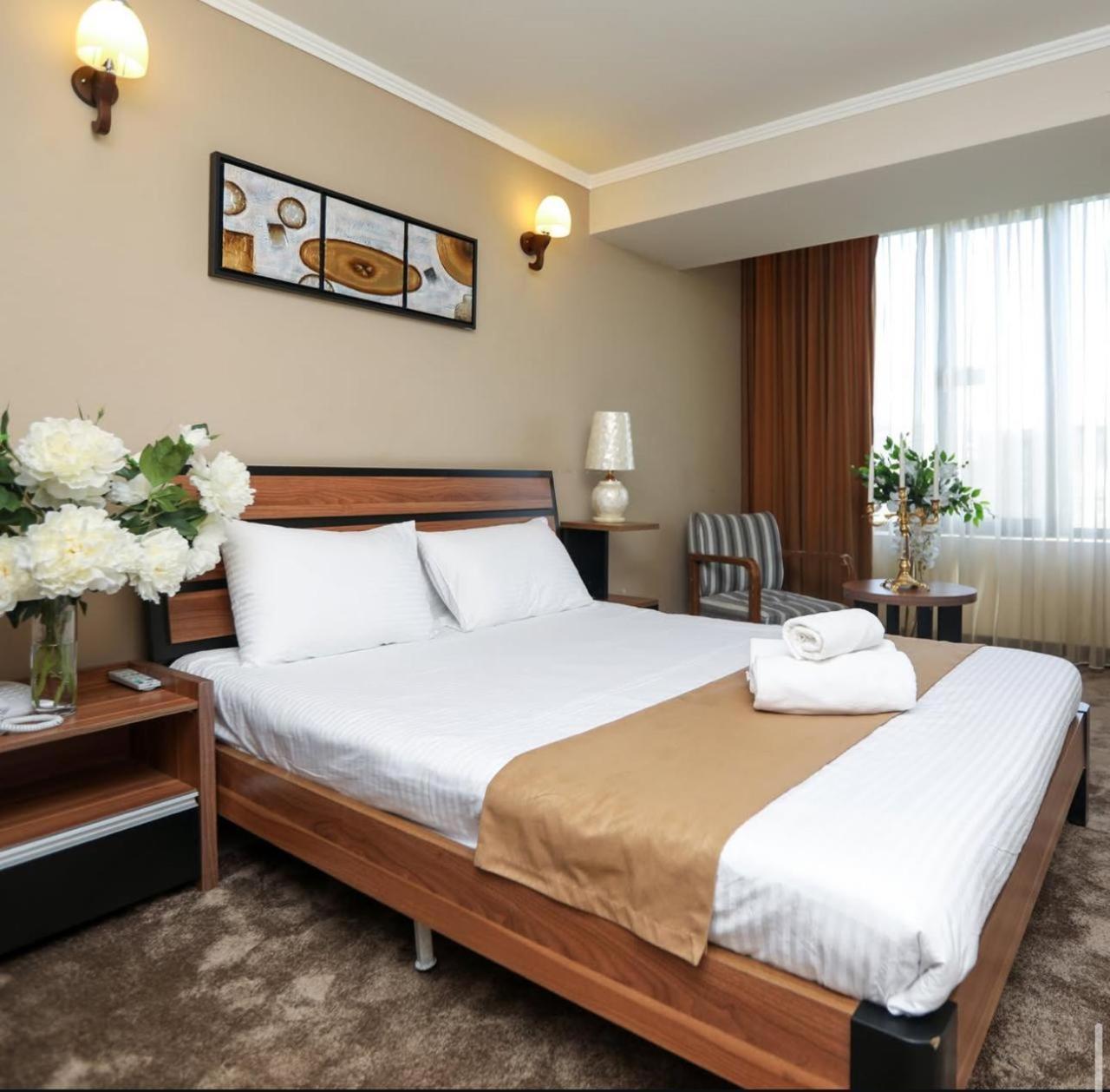 Elegant Hostel Єреван Екстер'єр фото
