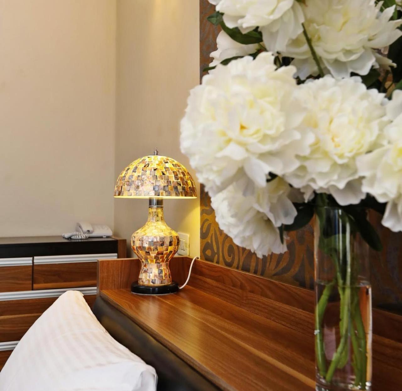 Elegant Hostel Єреван Екстер'єр фото