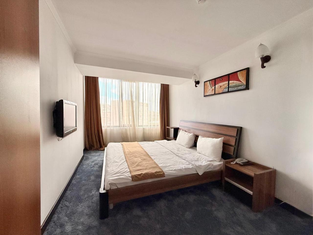 Elegant Hostel Єреван Екстер'єр фото