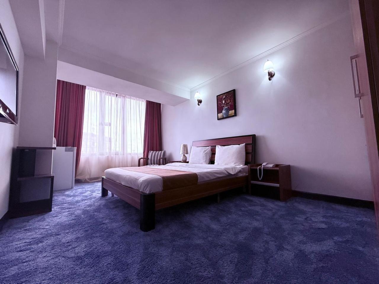 Elegant Hostel Єреван Екстер'єр фото