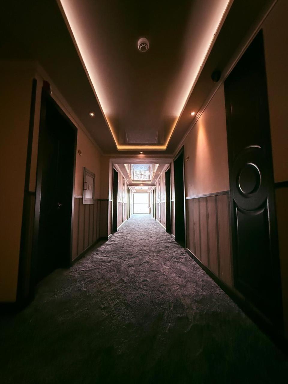 Elegant Hostel Єреван Екстер'єр фото