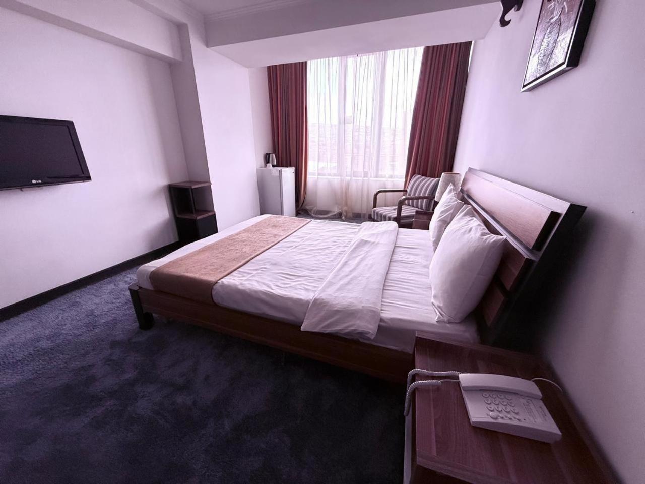 Elegant Hostel Єреван Екстер'єр фото