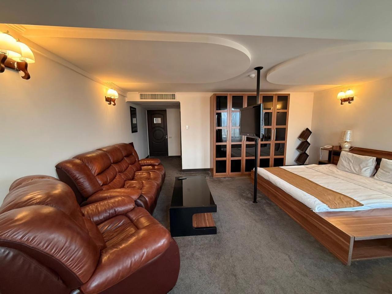 Elegant Hostel Єреван Екстер'єр фото