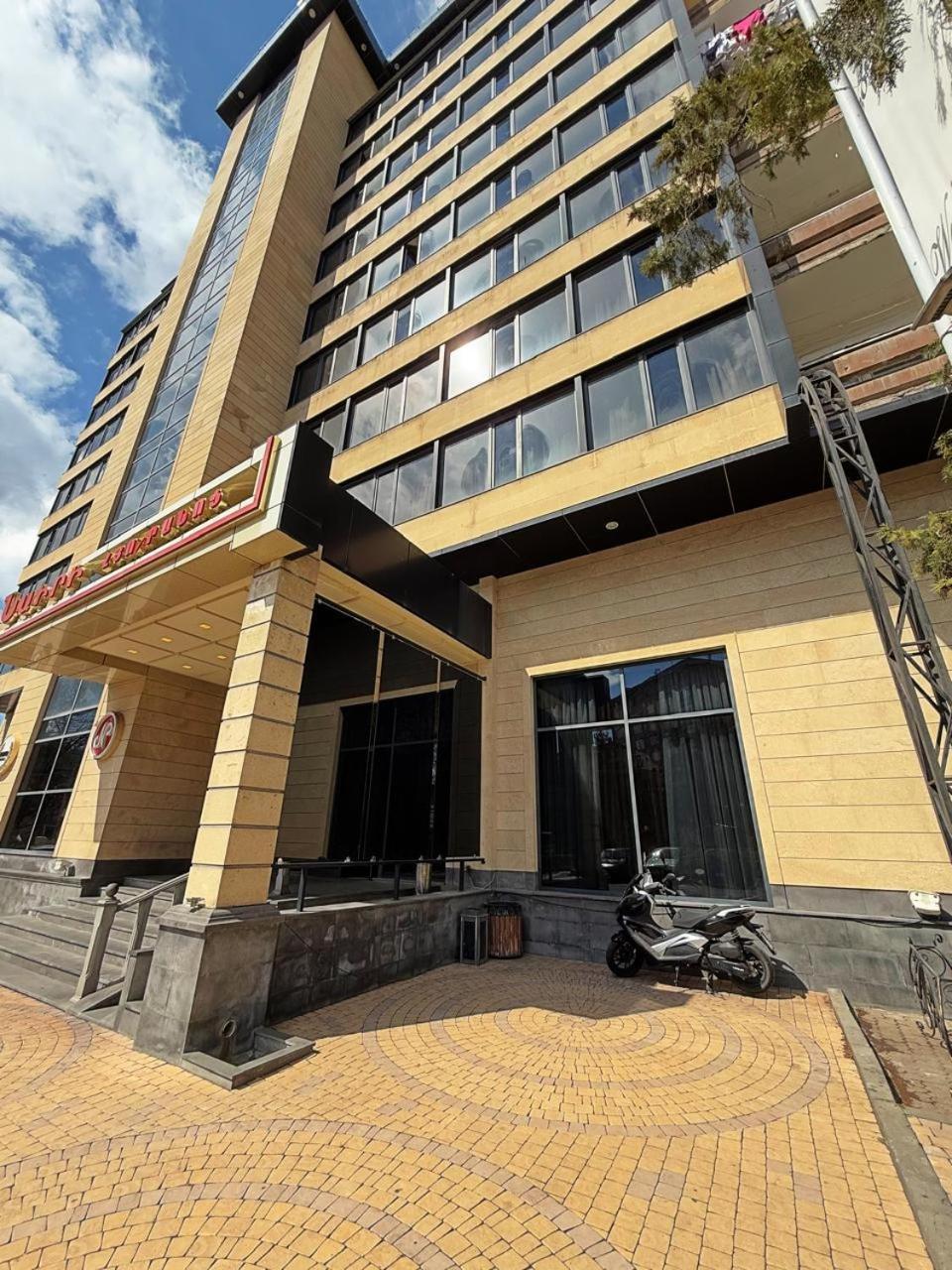 Elegant Hostel Єреван Екстер'єр фото