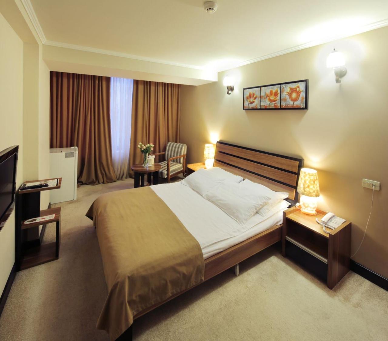 Elegant Hostel Єреван Екстер'єр фото